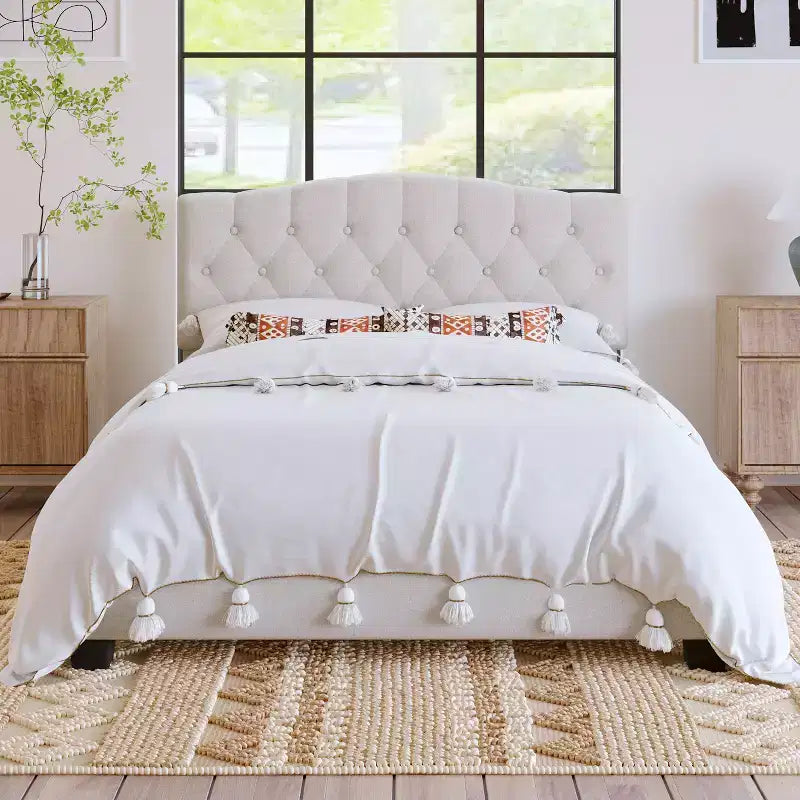 Lit plateforme rembourré double/grand lit/très grand lit avec tête de lit réglable incurvée en forme de selle et capitonnée en losanges, cadre de lit en bois pour chambre à coucher