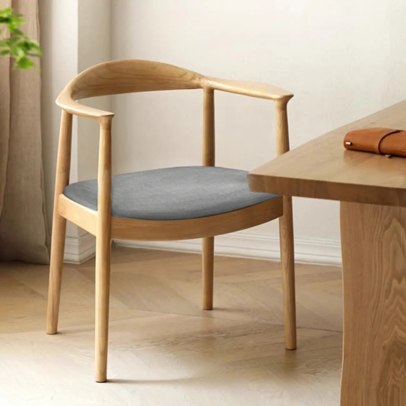 Chaise de salle à manger scandinave incurvée en bois tressé avec accoudoirs