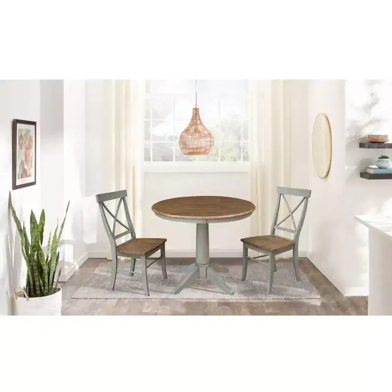 36 Table piédestal David Round Top avec 2 chaises à dossier X – International Concepts