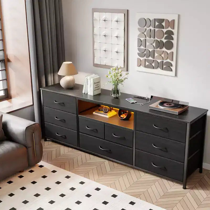 Commode large à 9 tiroirs pour chambre à coucher, coffre de rangement en tissu noir de 160 cm avec lumières LED et prises de courant, adapté pour téléviseur de 190 cm, meuble de rangement pour console média