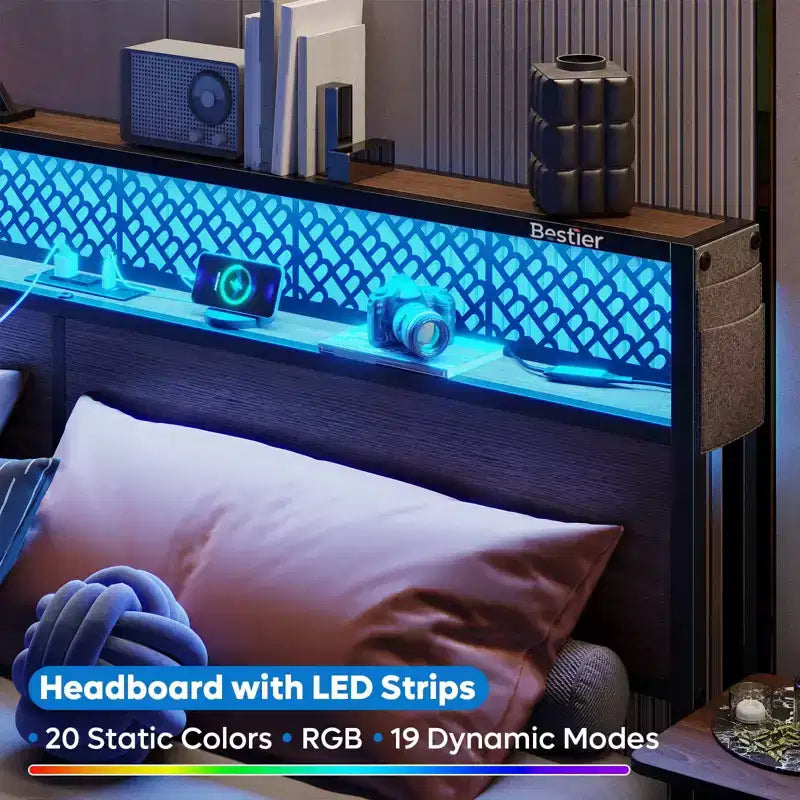 Cadre de lit Bestier Queen/Full en tissu, plateforme de lit LED, tête de lit de rangement avec étagères pliantes et station de charge