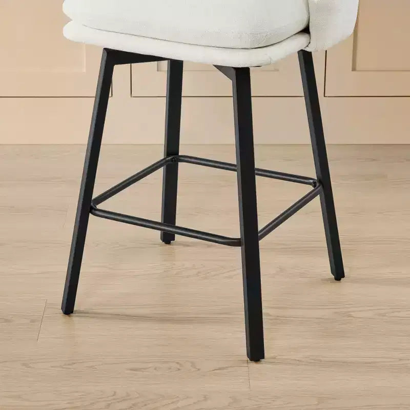 Tabouret de comptoir pivotant Spruce&Spring avec dossier incurvé, assise double épaisseur et piètement en métal