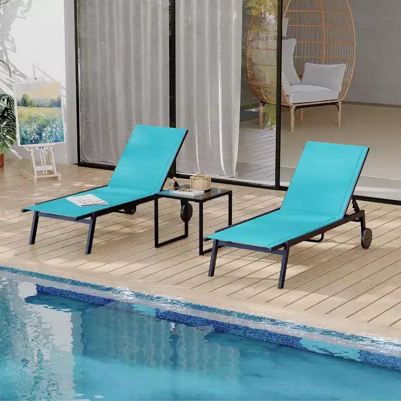 2 chaises longues de patio en tissu avec table d'appoint, dossier réglable, transats de piscine à roulettes, chaises de bronzage pour piscine extérieure, cour, pelouse