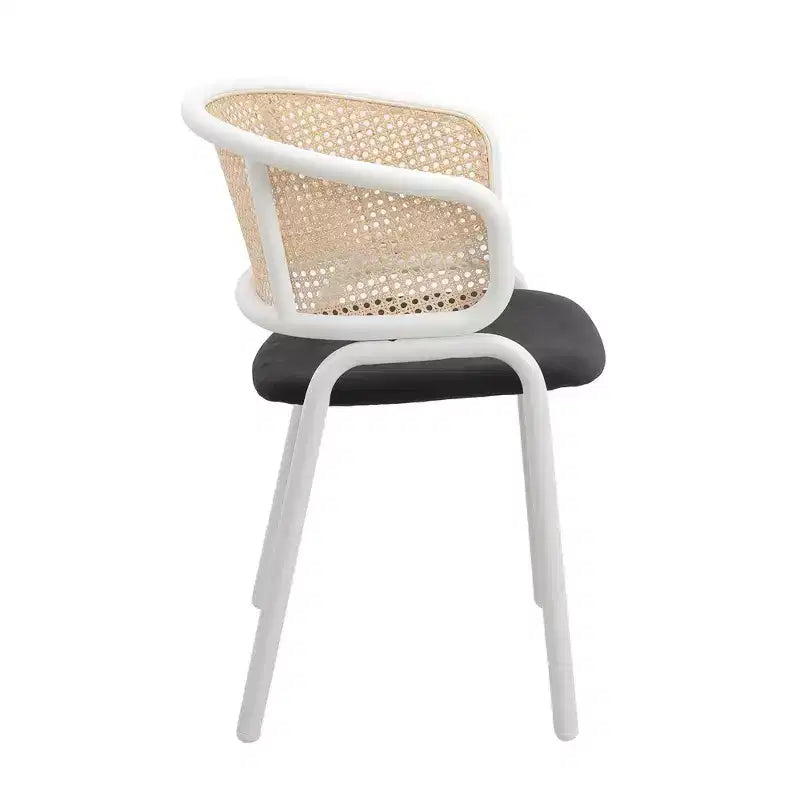 LeisureMod Ervilla Lot de 2 chaises de salle à manger modernes avec cadre blanc, design confortable et durable pour cuisine, salle à manger, bureau, salon, café ou bureau.