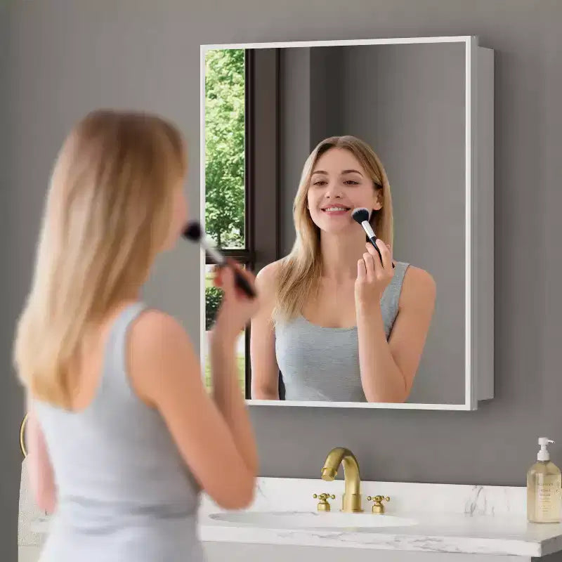 Armoire à pharmacie Elise avec miroir, armoire de salle de bain à montage en surface ou encastré, étagères réglables en verre trempé, réversible