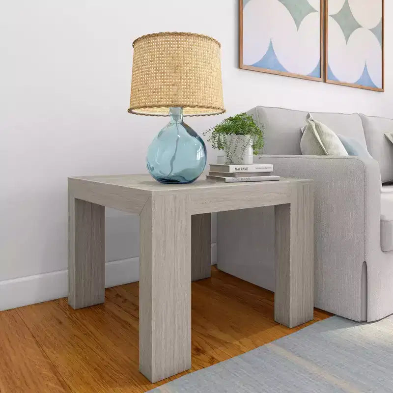 Table d'angle carrée moderne Plank+Beam en bois massif, table d'appoint 32 pour salon, bout de canapé