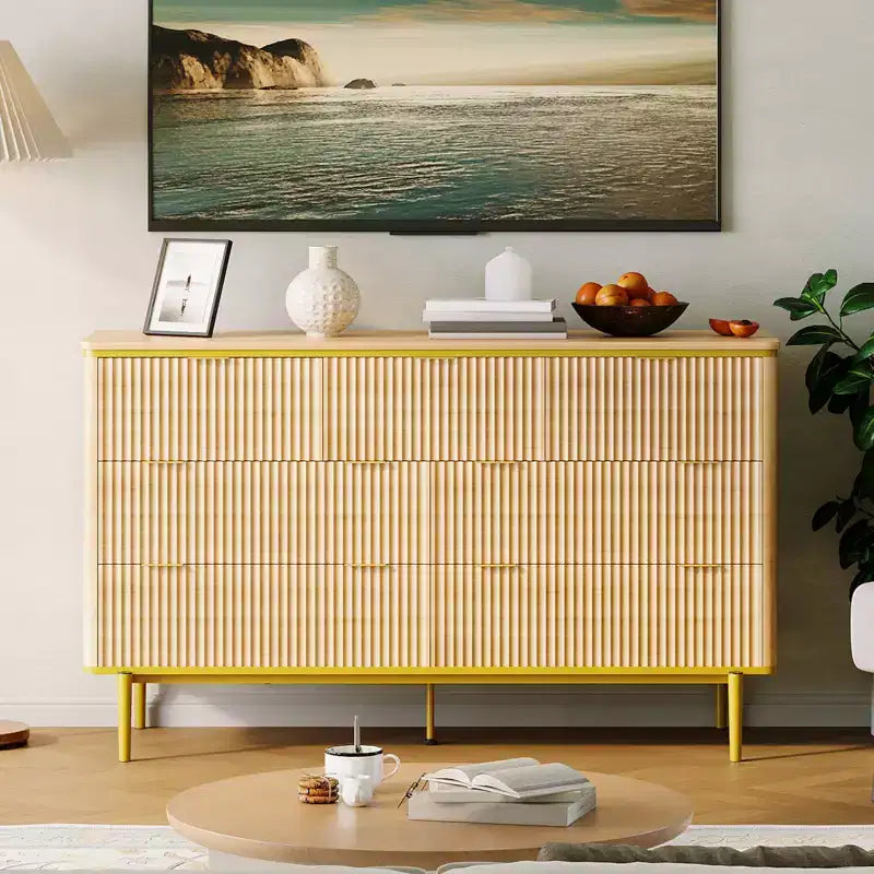 COZONY Commode cannelée 7 tiroirs, 137 cm de large, meuble de rangement moderne en bois avec design incurvé et poignées métalliques pour chambre à coucher ou salon