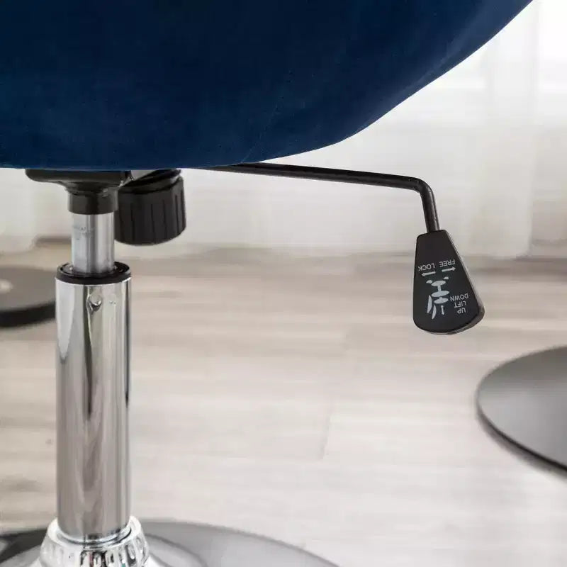 Fauteuil d'appoint pivotant Roundhill Furniture Noas en velours capitonné, bleu