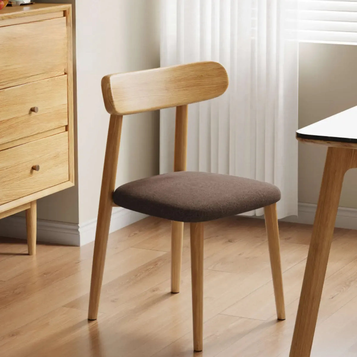 Chaise de salle à manger moderne sans accoudoirs en cuir à dossier bas