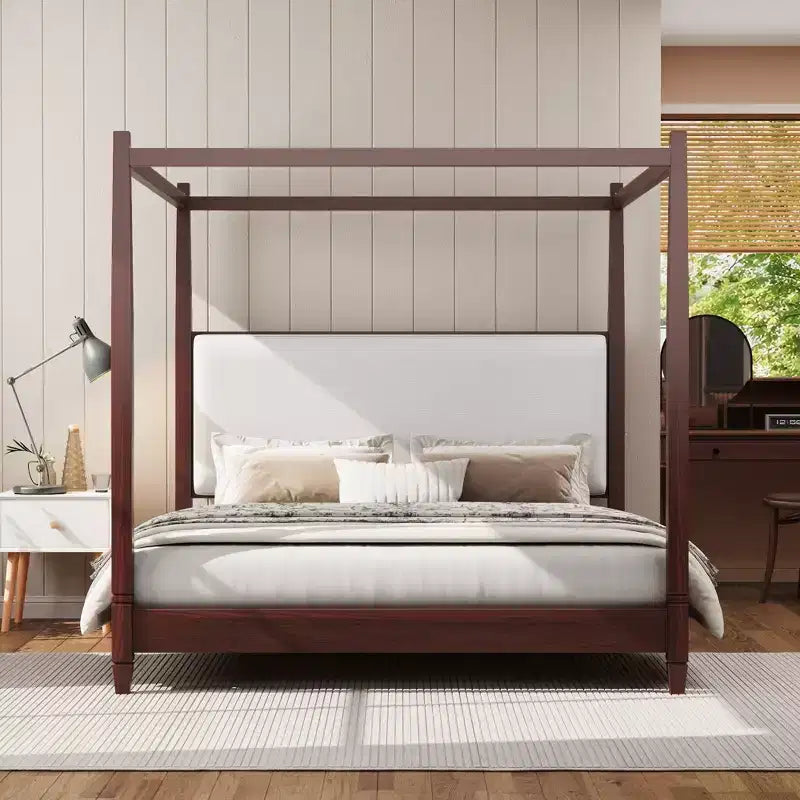 Lit plateforme à baldaquin Reyes de GDFStudio avec tête de lit capitonnée et pieds de support à lattes en bois