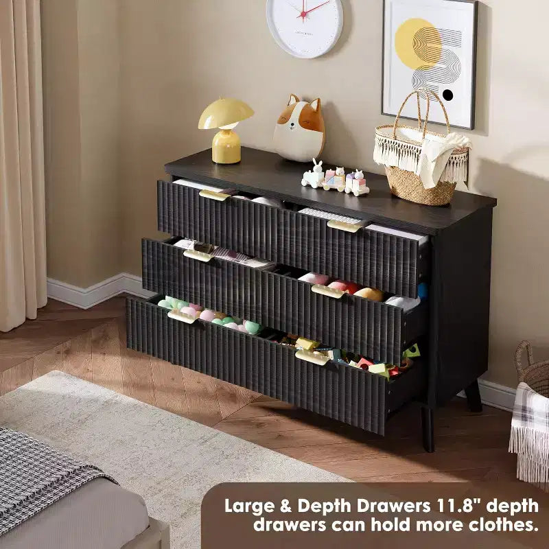Commode 6 tiroirs pour chambre à coucher, commode de 120 cm de large avec profil incurvé, tiroirs en bois cannelé, commode moderne pour salon