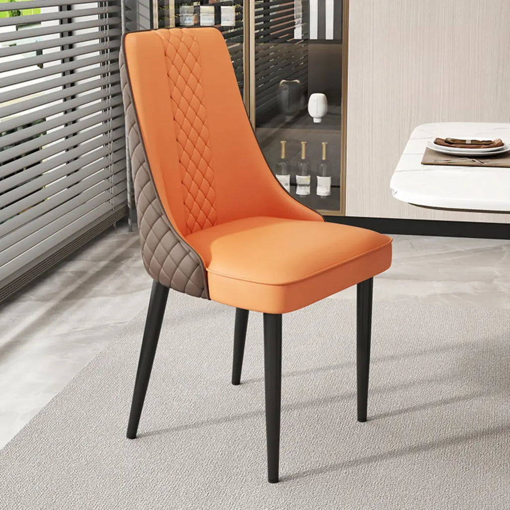 Chaise de salle à manger en similicuir avec haut dossier et accoudoirs inclinés