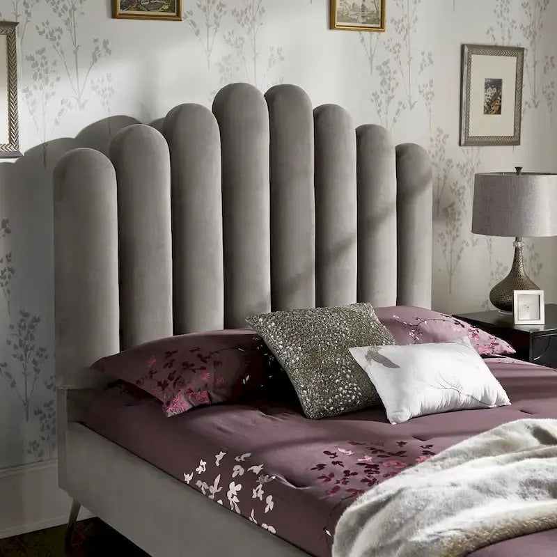 Lit plateforme tapissé de velours Art Déco Eggleston par iNSPIRE Q Bold