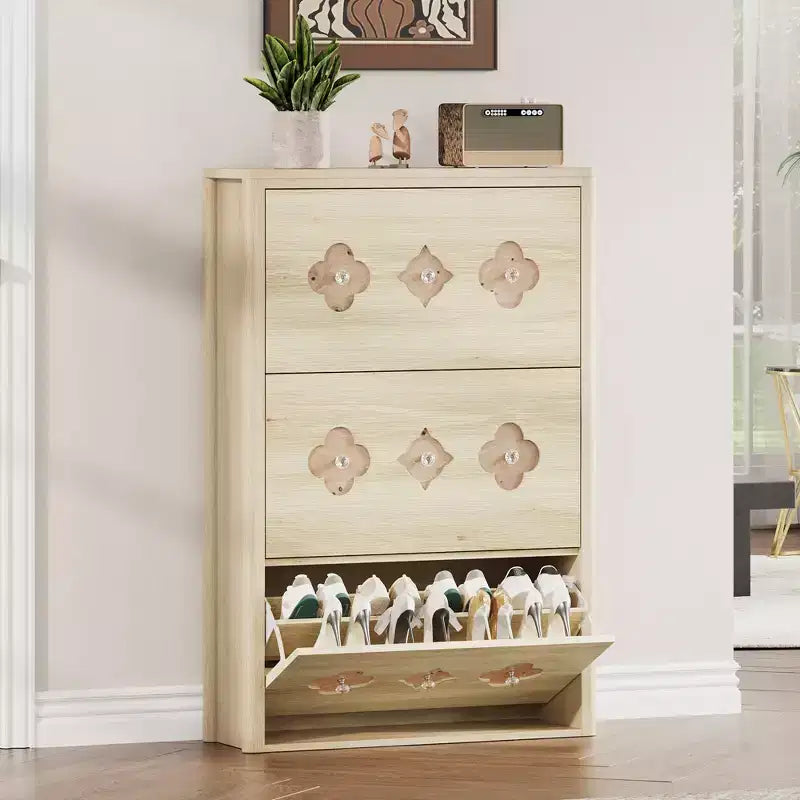 Meuble à chaussures Garvee avec 3 tiroirs basculants sculptés, poignées en cristal, meuble de rangement pour chaussures avec étagère réglable, meuble à chaussures de rangement en bois