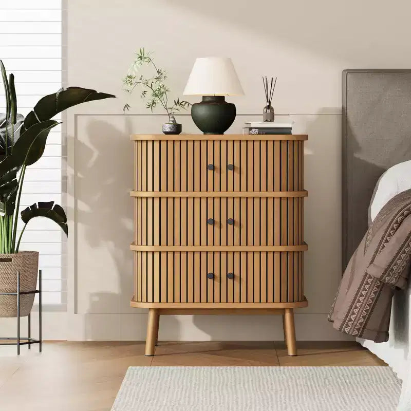 Meuble de rangement, commode à 3 tiroirs Mid-Century Modern avec porte coulissante, osier naturel et pieds en bois pour chambre à coucher ou salon