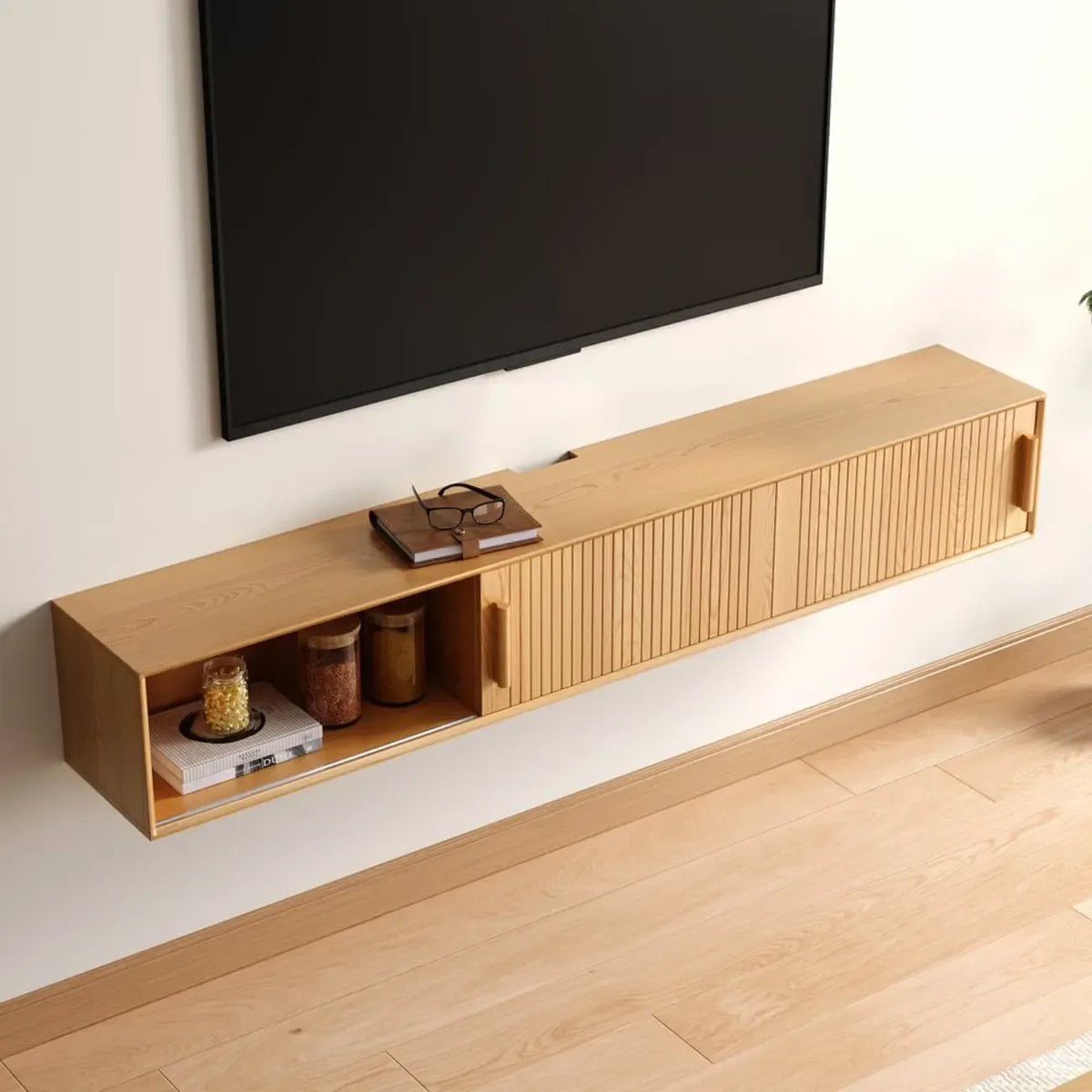 Meuble TV cannelé flottant en bois naturel avec rangement