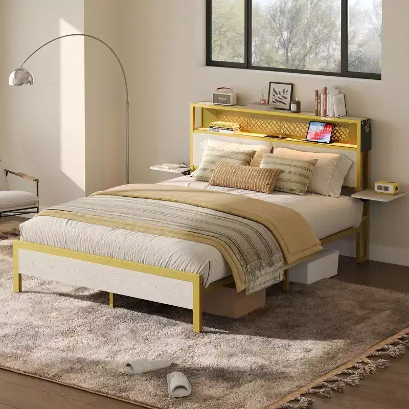 Cadre de lit Bestier Queen/Full en tissu, plateforme de lit LED, tête de lit de rangement avec étagères pliantes et station de charge