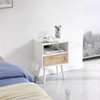 Table d'appoint en rotin de 39,9 cm avec prise de courant et ports USB, table de chevet moderne avec tiroir et pieds en bois massif, table d'appoint pour salon, chambre à coucher, blanc