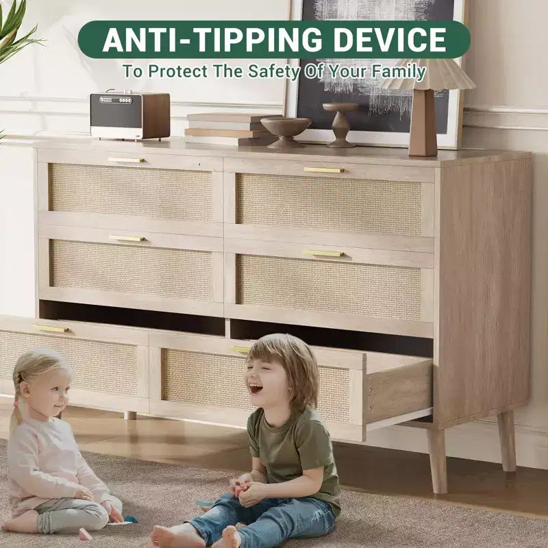 Commode en rotin naturel Garvee avec poignées dorées, commode de rangement en bois de style ferme avec 5 pieds solides pour salon, chambre et entrée, chêne