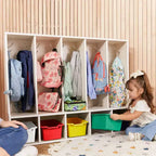 Portemanteau-vestiaire 5 sections avec banc et 5 bacs avant évidés pour tout-petits ECR4Kids Streamline