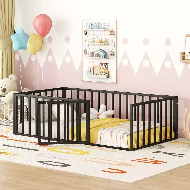 Okak Lit en métal pour enfant jumeau/double/grand, cadre de lit avec clôture surélevée et porte verrouillable, lit pour enfant pour chambre d'enfant et salle de jeux