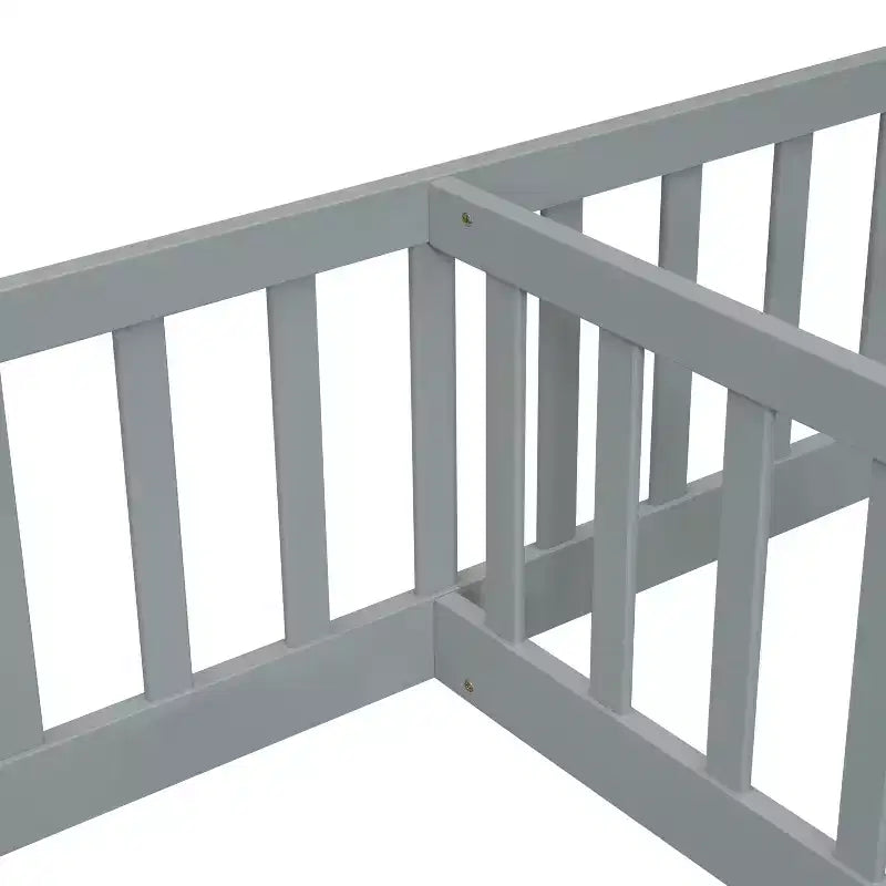 Lit double Bellemave avec barrières de sécurité, en pin et bois composite, naturel et gris, sûr, robuste, peu encombrant, assemblage facile pour enfants