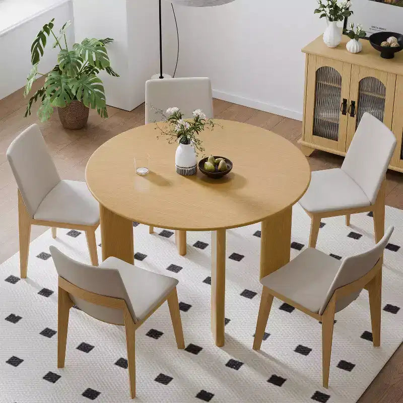 PexFix 45 Table de salle à manger de style campagnard en chêne massif avec plateau rond en bois, idéale pour les salles à manger modernes et les réunions de famille.
