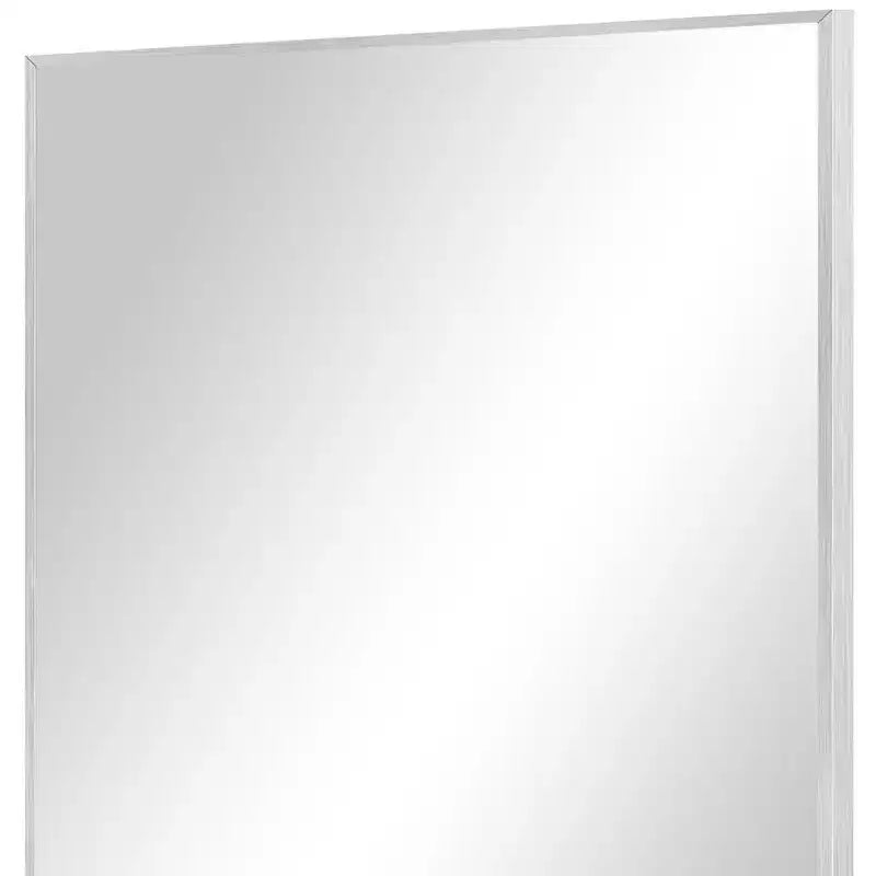 Miroir de salle de bain HomeRoots 38 avec cadre en aluminium argenté
