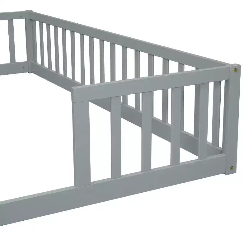 Lit double Bellemave avec barrières de sécurité, en pin et bois composite, naturel et gris, sûr, robuste, peu encombrant, assemblage facile pour enfants