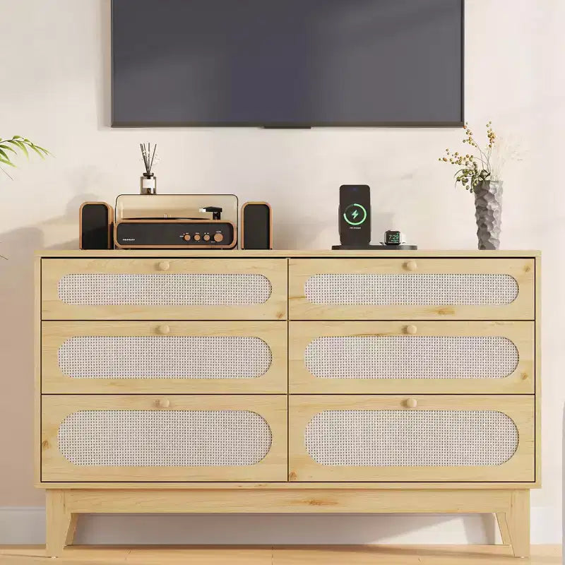 52.1 Commode en rotin avec station de charge, commode en bois à 6 tiroirs pour chambre à coucher avec tiroirs de capacités variées
