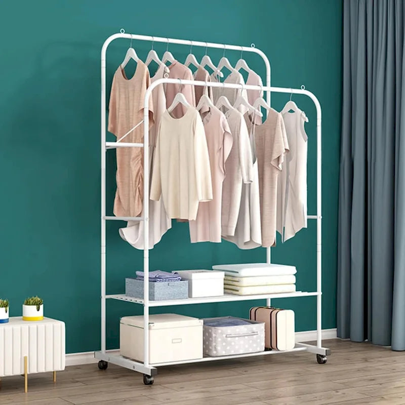 Portant à vêtements roulant en métal avec étagère