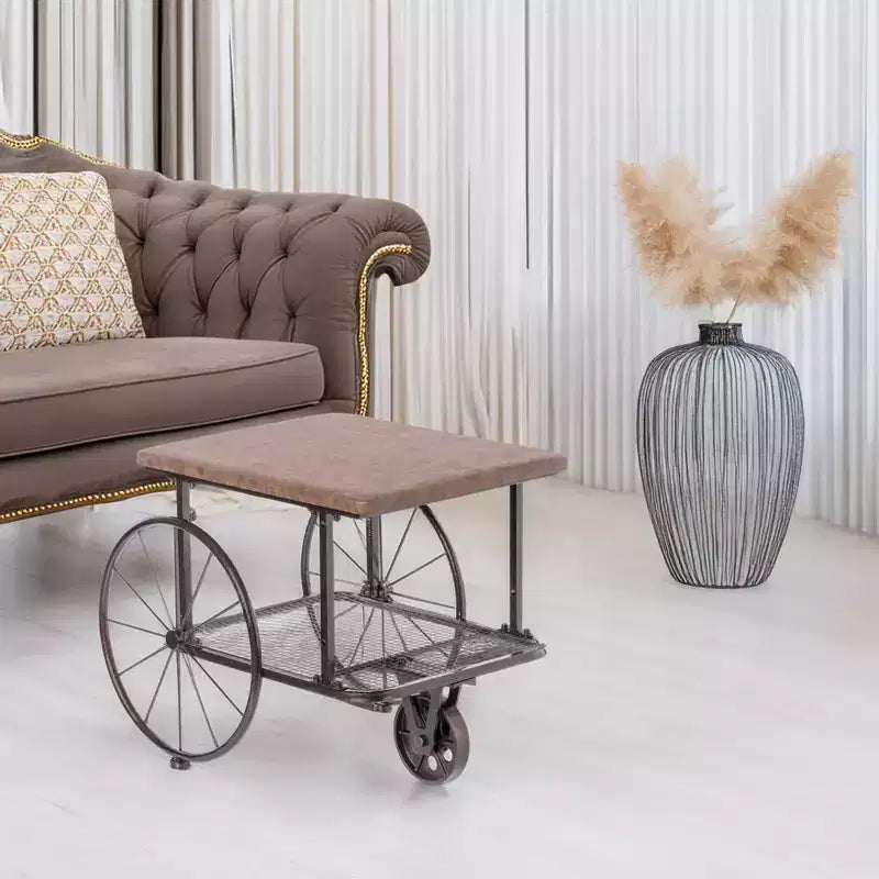 Table basse de style chariot industriel Vintiquewise avec dessus en bois rustique, grandes roues à rayons, étagère en filet, table d'appoint fonctionnelle et porte-revues