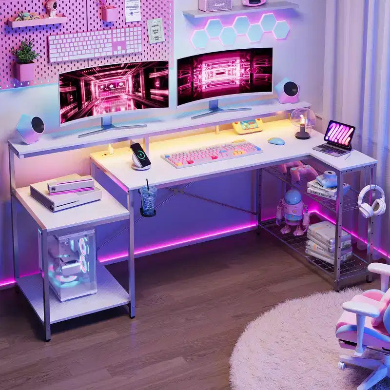 Bureau de gamer Bestier 71,5 pouces avec prise de courant, bureau d'ordinateur en L avec support d'écran, table de gamer d'angle avec étagère réglable et crochet pour casque
