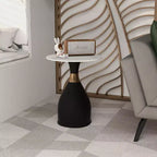 Table d'appoint LeisureMod Bento avec plateau en pierre frittée - Table de chevet à base piédestal noire