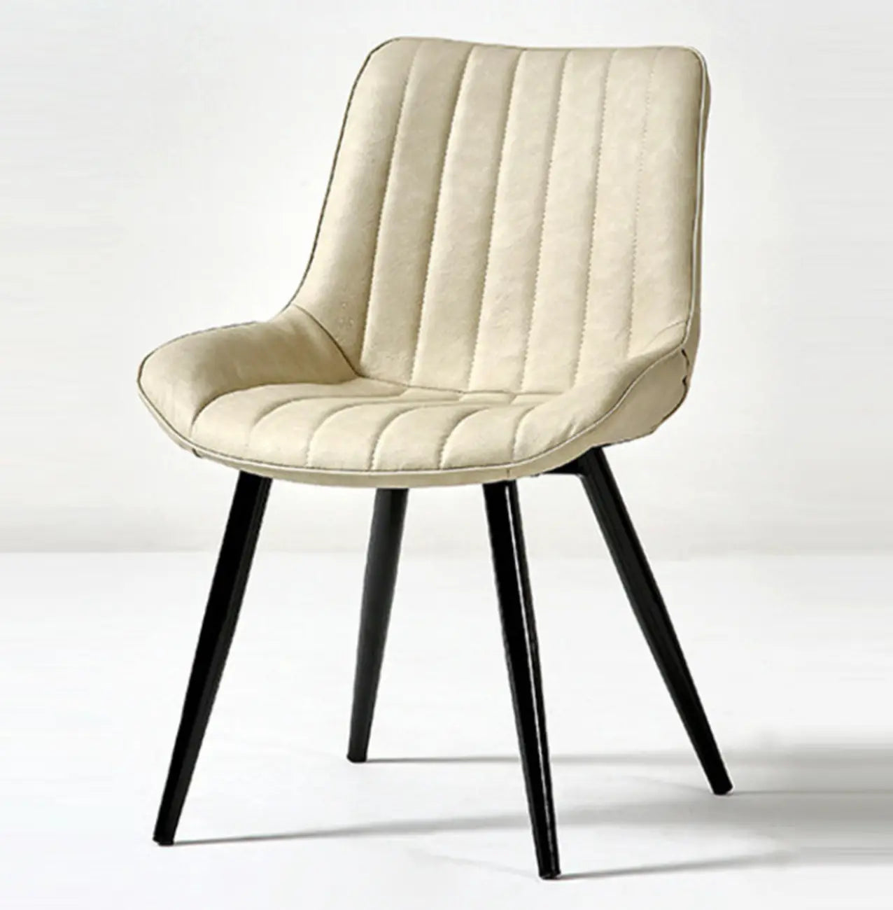 Chaise de salle à manger simple en cuir rembourré avec dossier solide et pieds en métal