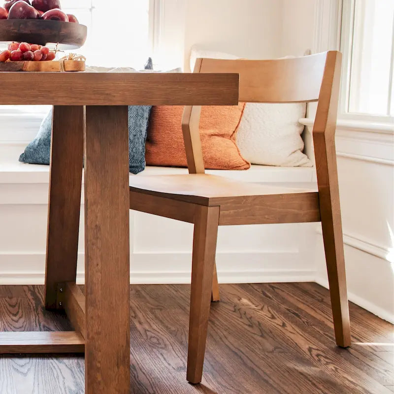 Chaise de salle à manger moderne en bois massif Plank and Beam