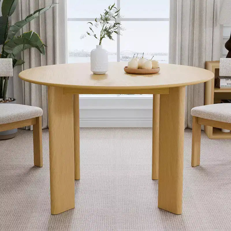 PexFix 45 Table de salle à manger de style campagnard en chêne massif avec plateau rond en bois, idéale pour les salles à manger modernes et les réunions de famille.